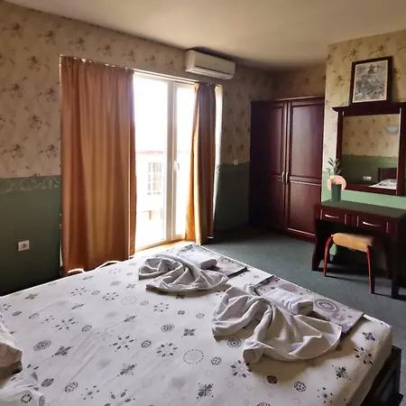 Twins Palace 3* Святые Константин и Елена