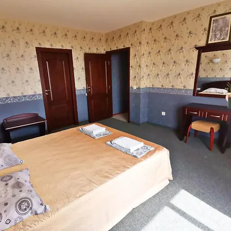 Twins Palace 3* Святые Константин и Елена