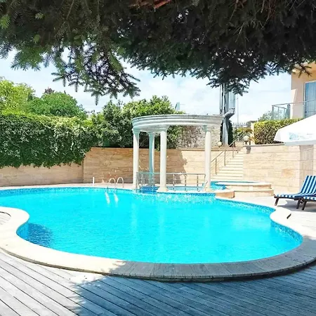 Апарт-отель Twins Palace