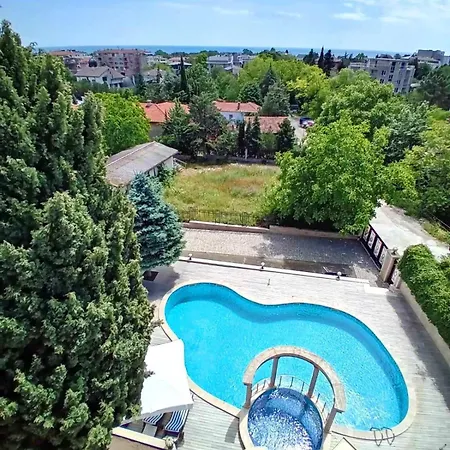 Twins Palace 3* Святые Константин и Елена