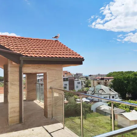 Twins Palace Апарт-отель 3*