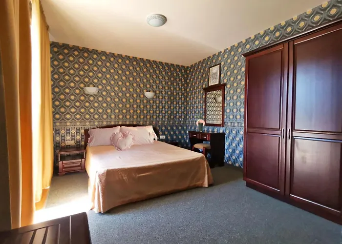 Twins Palace Apartmanhotel 3*