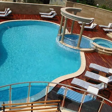 Twins Palace Aparthotel