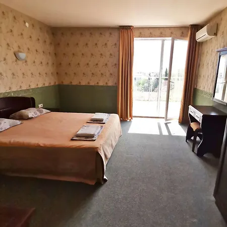 Twins Palace Aparthotel Saints Constantine and Helena