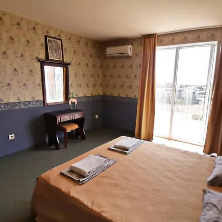 Twins Palace Aparthotel