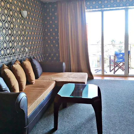 Twins Palace Aparthotel 3*