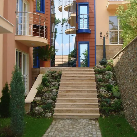 Twins Palace Aparthotel Saints Constantine and Helena