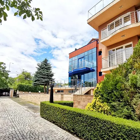 Aparthotel Twins Palace Saints Constantine and Helena