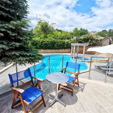 Twins Palace Aparthotel