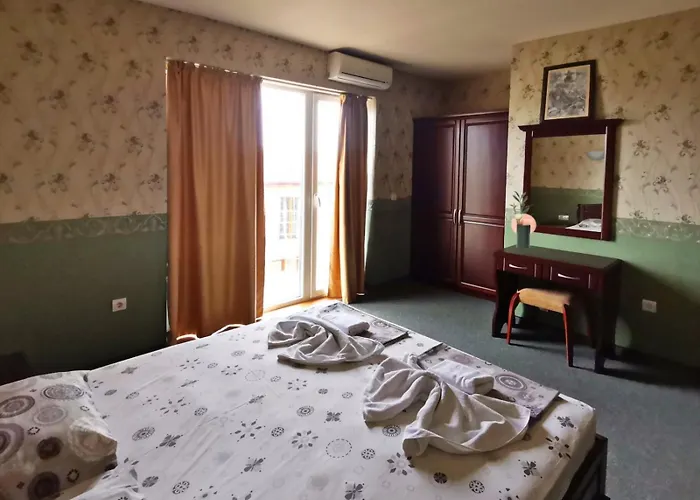 Twins Palace 3* Saints Constantine and Helena