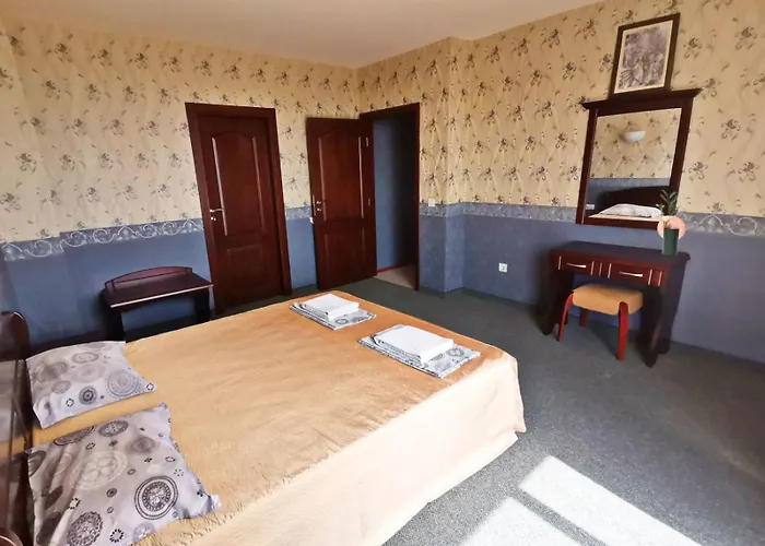 Twins Palace 3* St Constantin et Helena