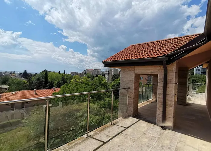 Twins Palace St Constantin et Helena