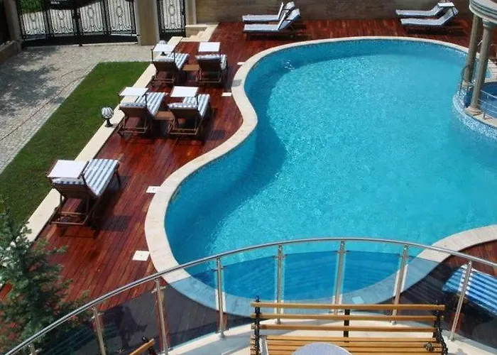 Twins Palace Aparthotel Saints Constantine and Helena